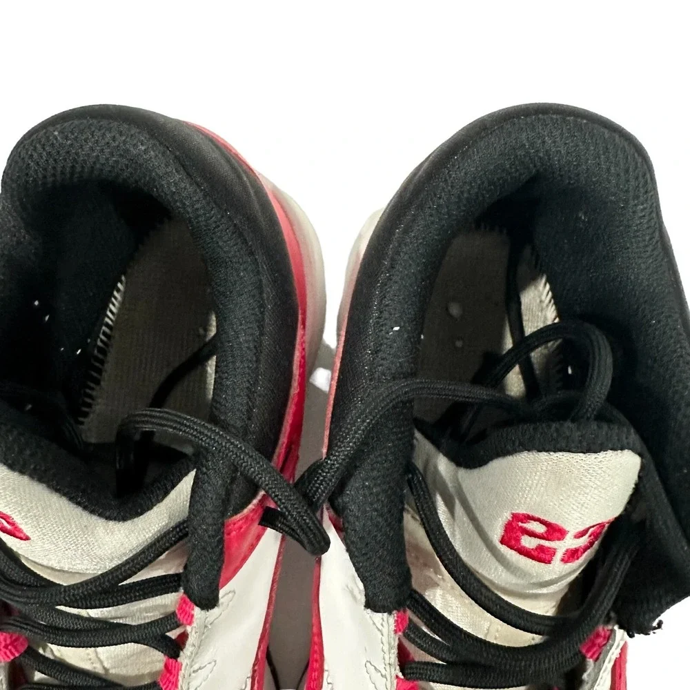 Nike Air Jordan‎ Max Aura 3 Sneakers White /Very Berry Black 7 Youth/Mens 8W